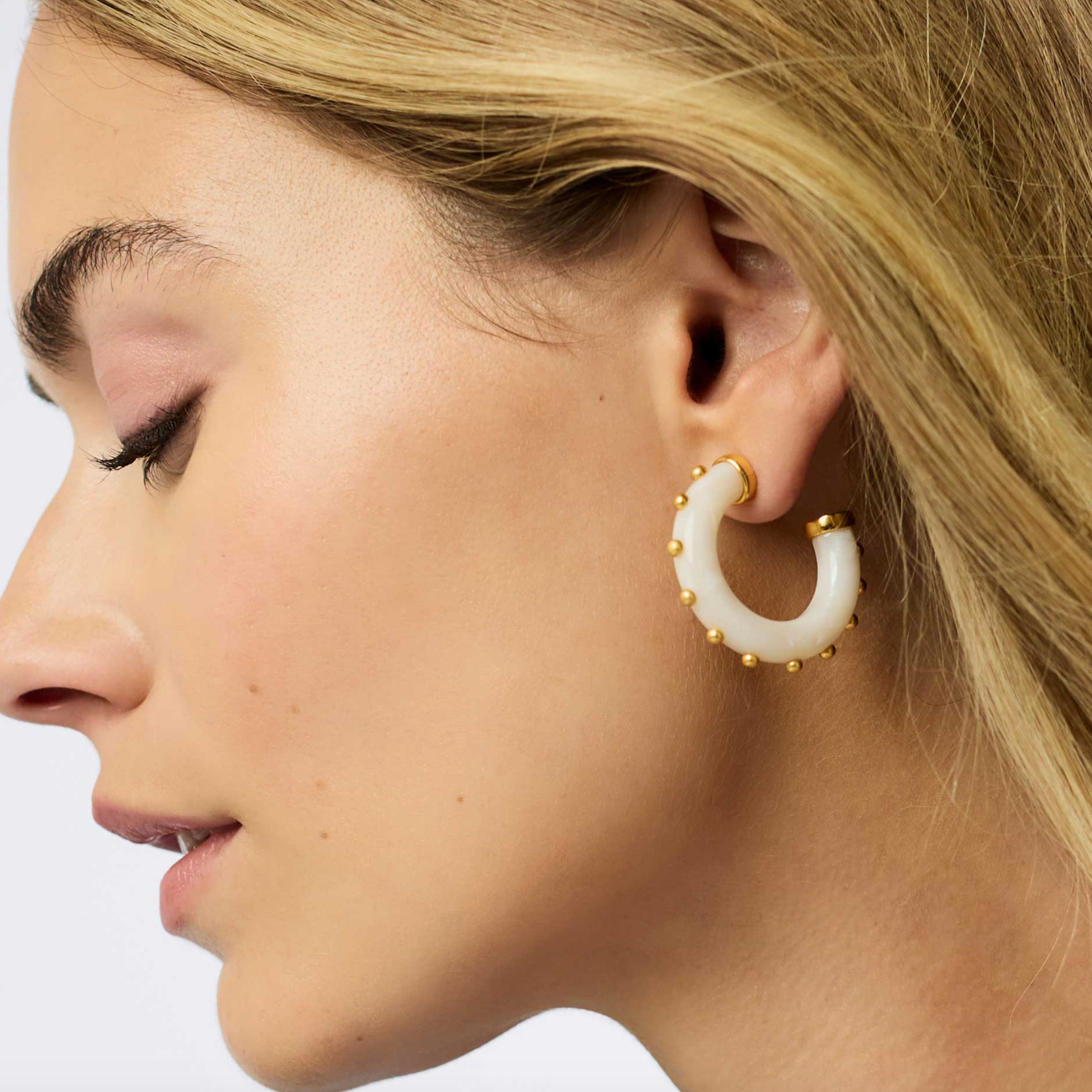 Julie Vos Colette Hoop