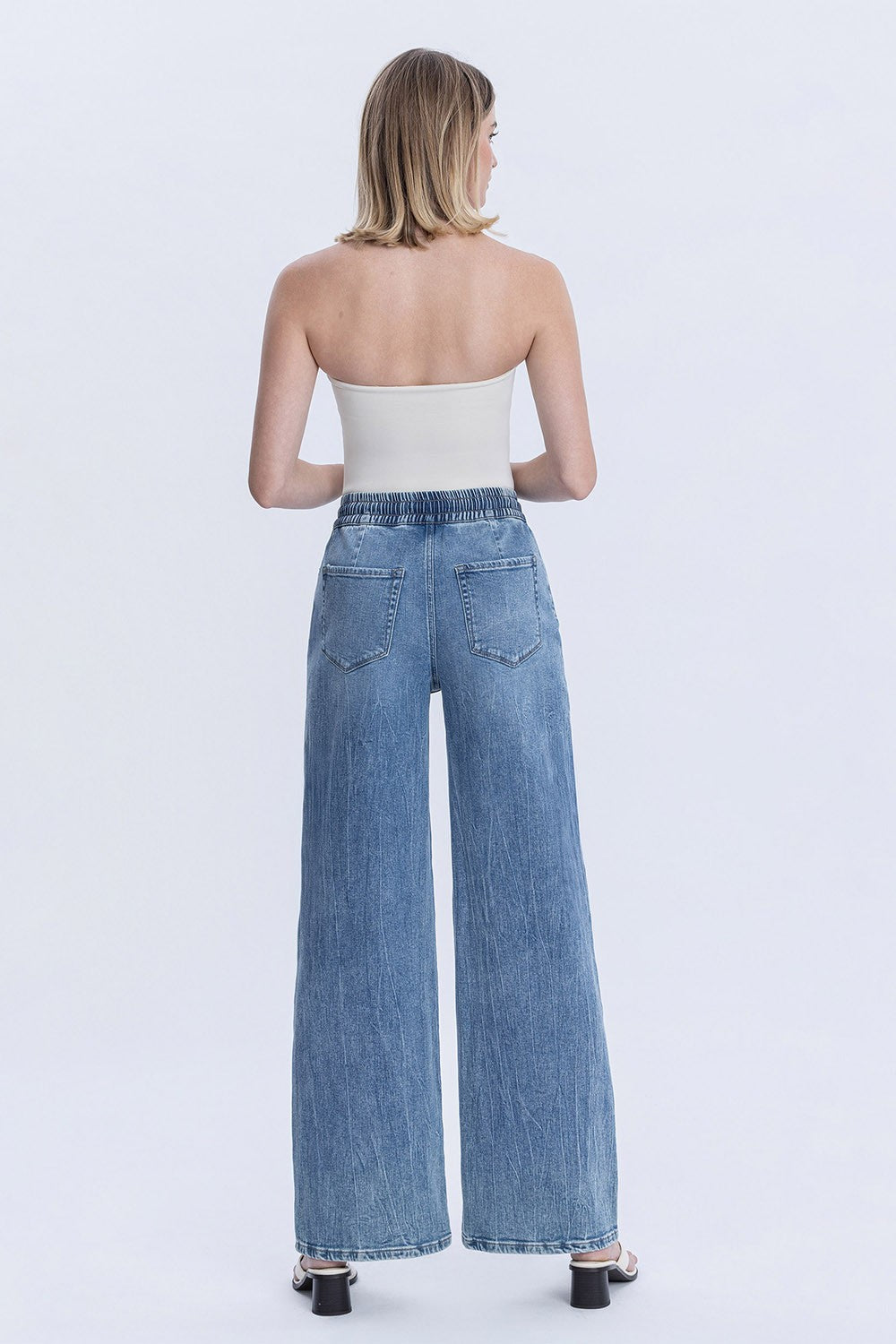 Vervet Astonishing Jean