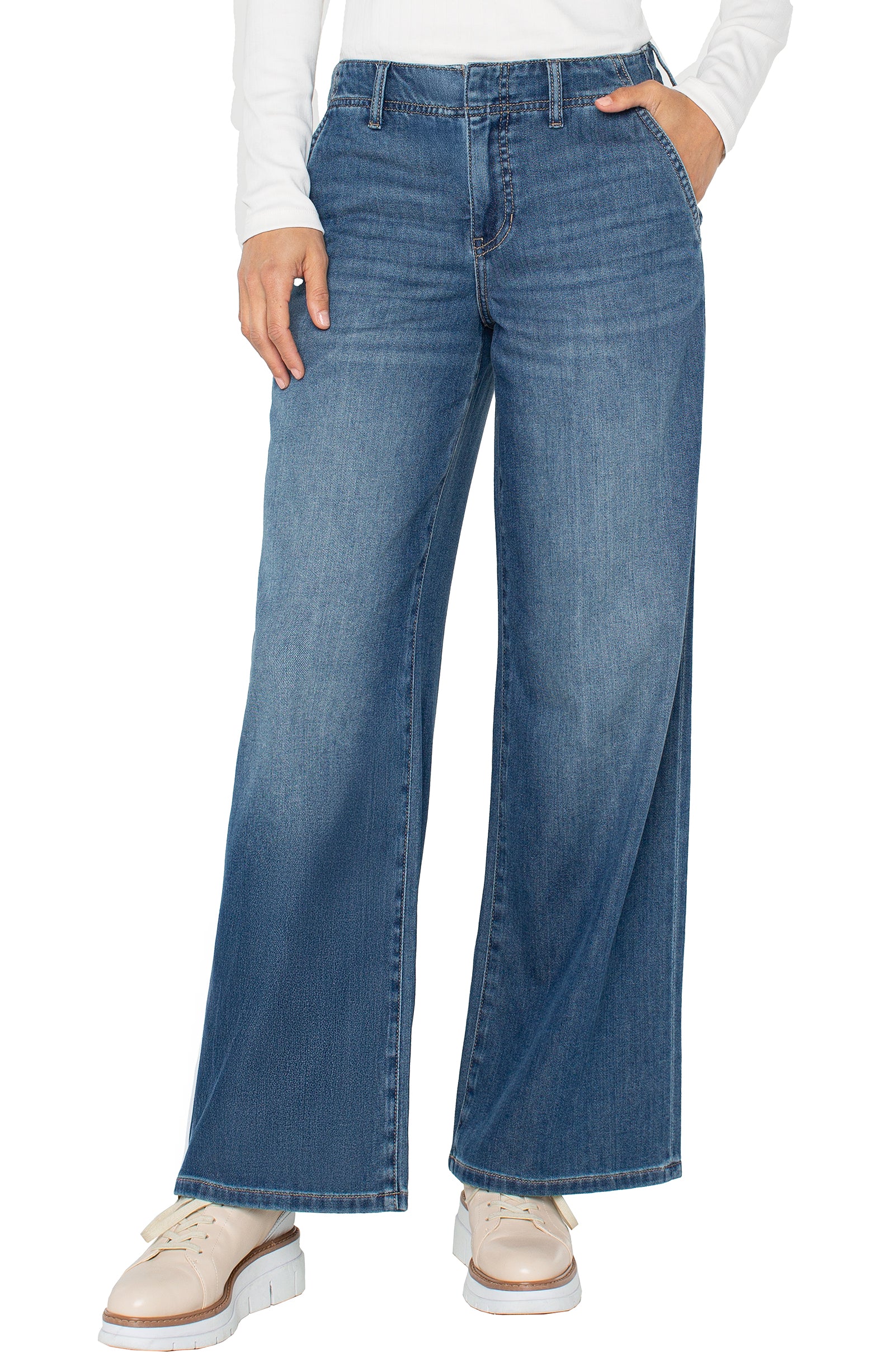 Weekender Wide Leg Jean
