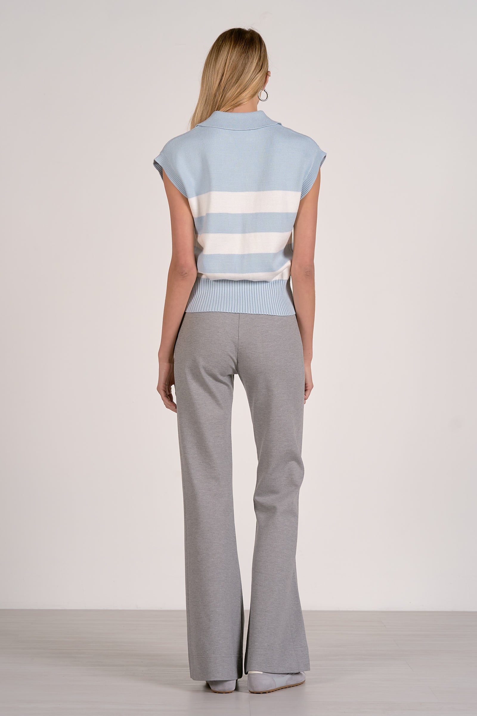 Sleeveless  Collar Sweater